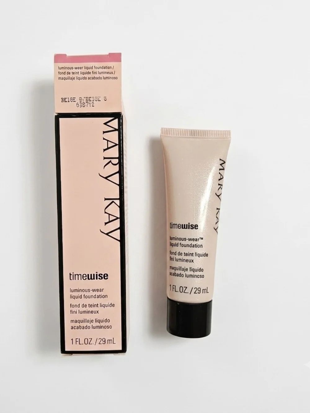 Mary Kay TimeWise Luminous-Wear Liquid Foundation Beige 8